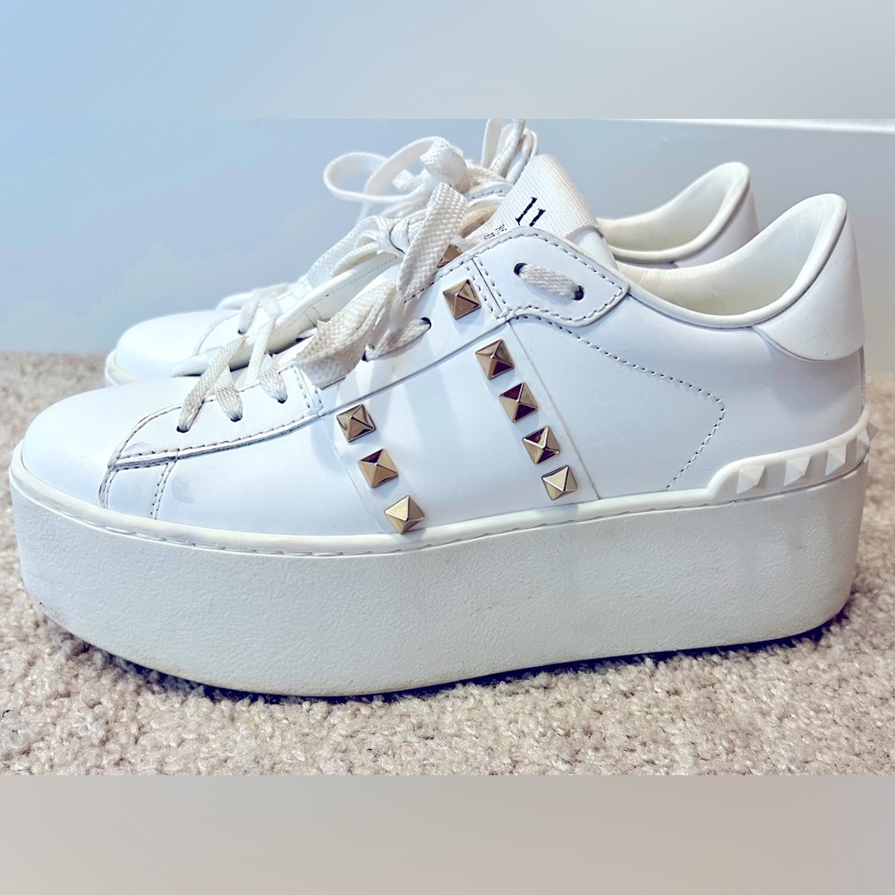 ✨Valentino Garavani Rockstud Untitled Platform Sneakers Size 37.5✨